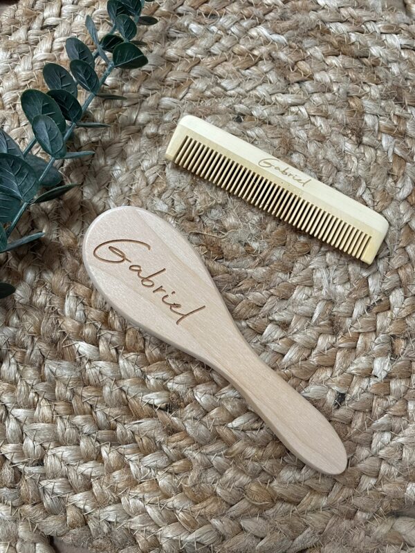 Ensemble Brosse et Peigne bébé en Bois Personnalisé  – Image 2