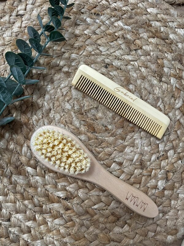 Ensemble Brosse et Peigne bébé en Bois Personnalisé  – Image 3