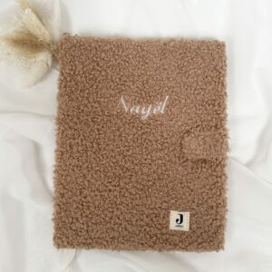 protège carnet de santé brodé